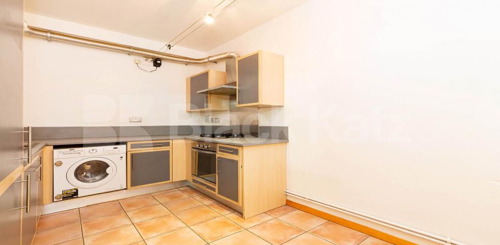 			2 Bedroom, 1 bath, 1 reception Apartment			 SPRINGFIELD HOUSE LOFTS-TYSSEN STREET, DALSTON/HAGGERSTON